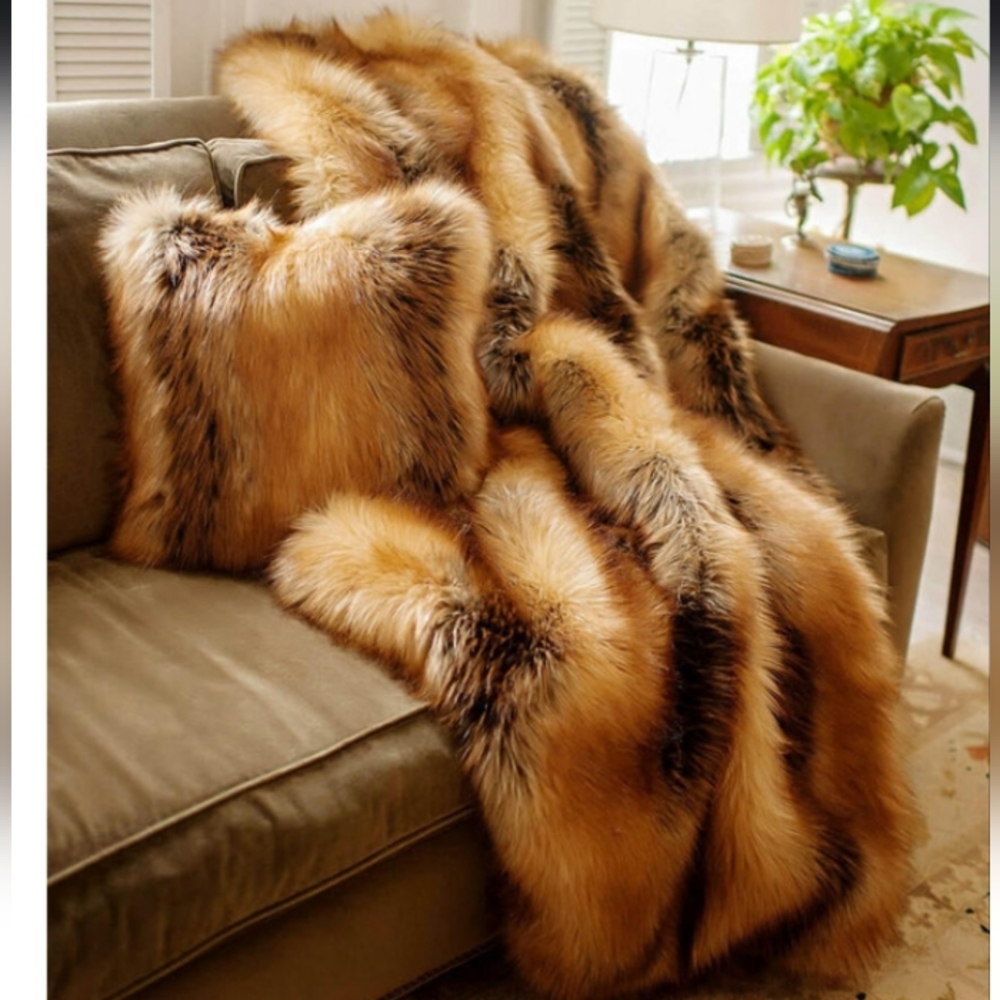 Donna Salyer's Fabulous Furs Red Fox Faux Fur Throw Blanket XXL 60 X 86